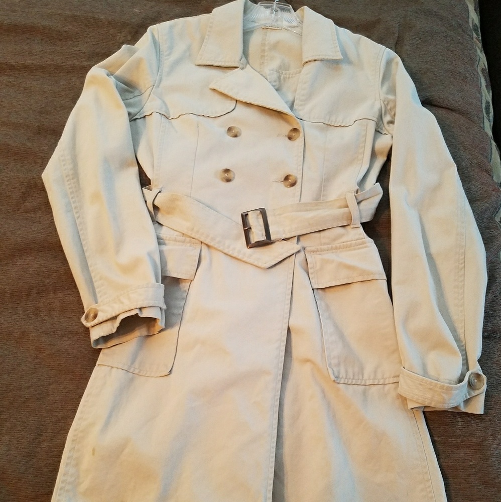 S  long khaki trench coat